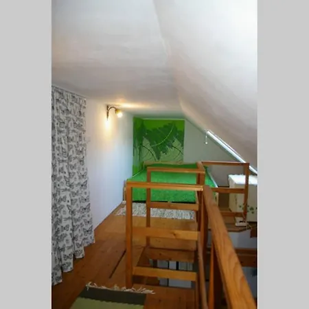 アパート Balatonfesto Apartman ヴェスプレーム