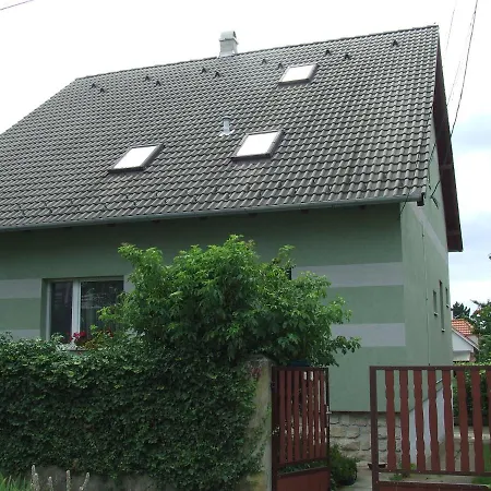 Balatonfesto Apartman アパート ヴェスプレーム