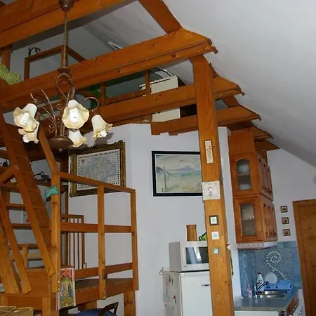 アパート Balatonfesto Apartman ヴェスプレーム